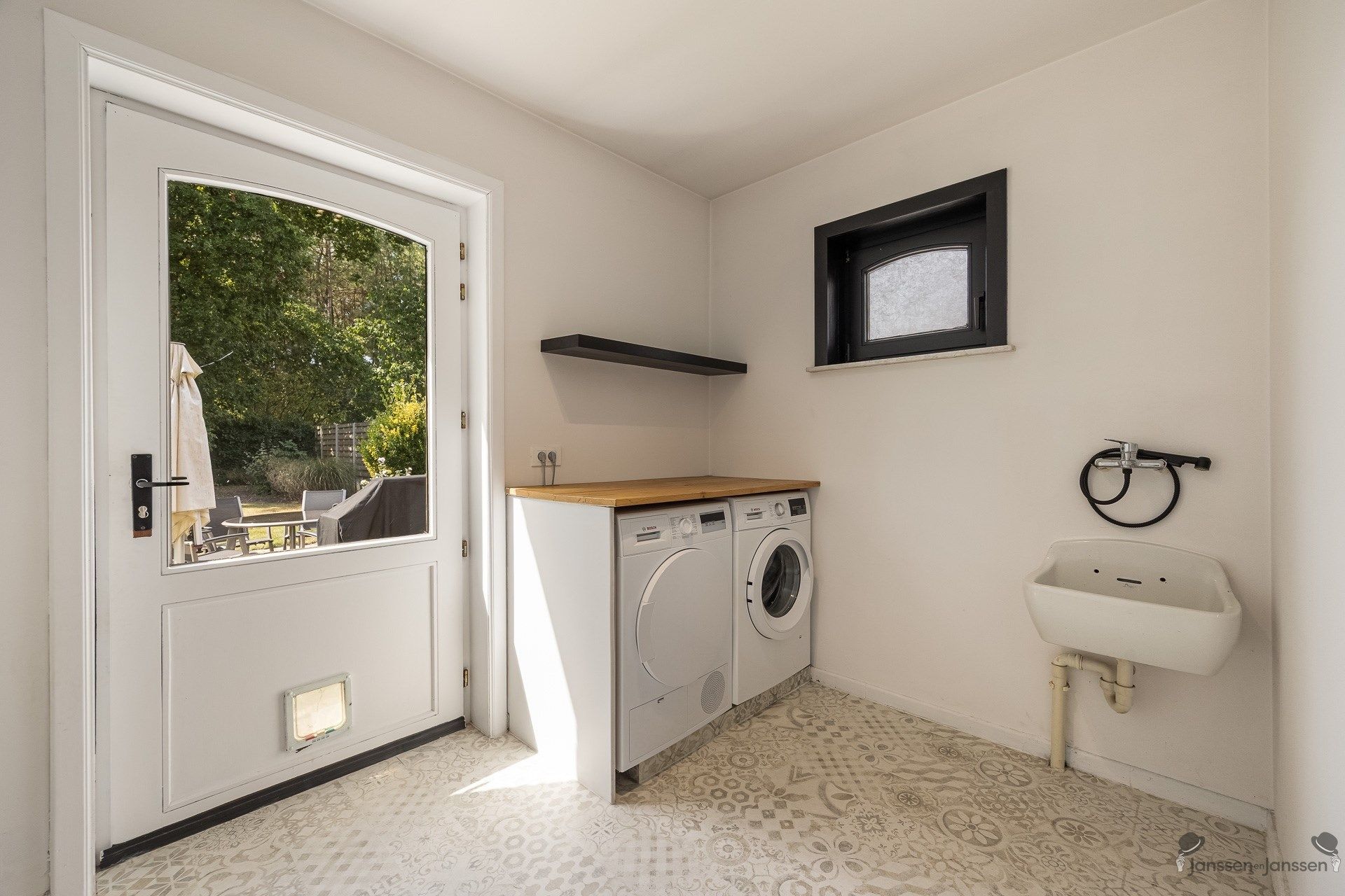 Charmante gerenoveerde woning te Zoersel foto 10
