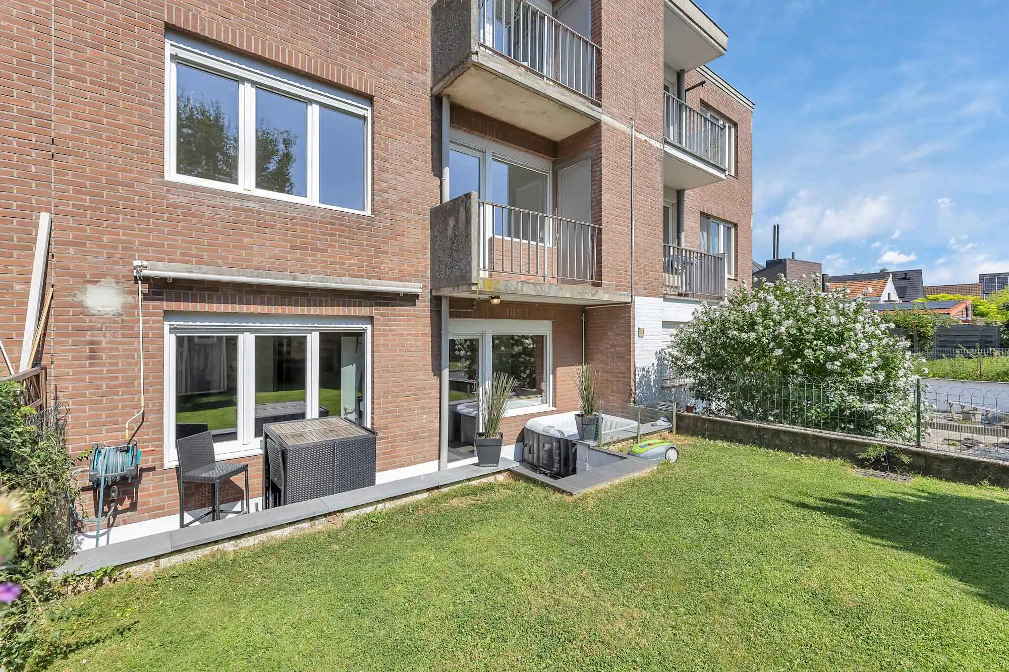 Opbrengsteigendom met 2 appartementen en extra studio foto 29
