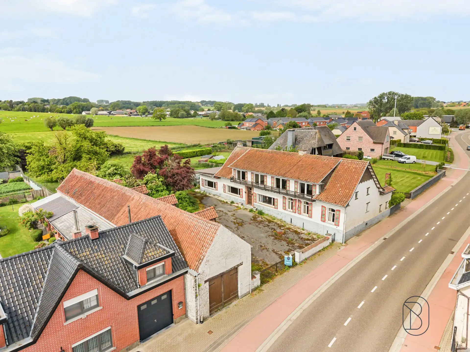 Te renoveren charmante hoeve met véél potentieel! foto 8