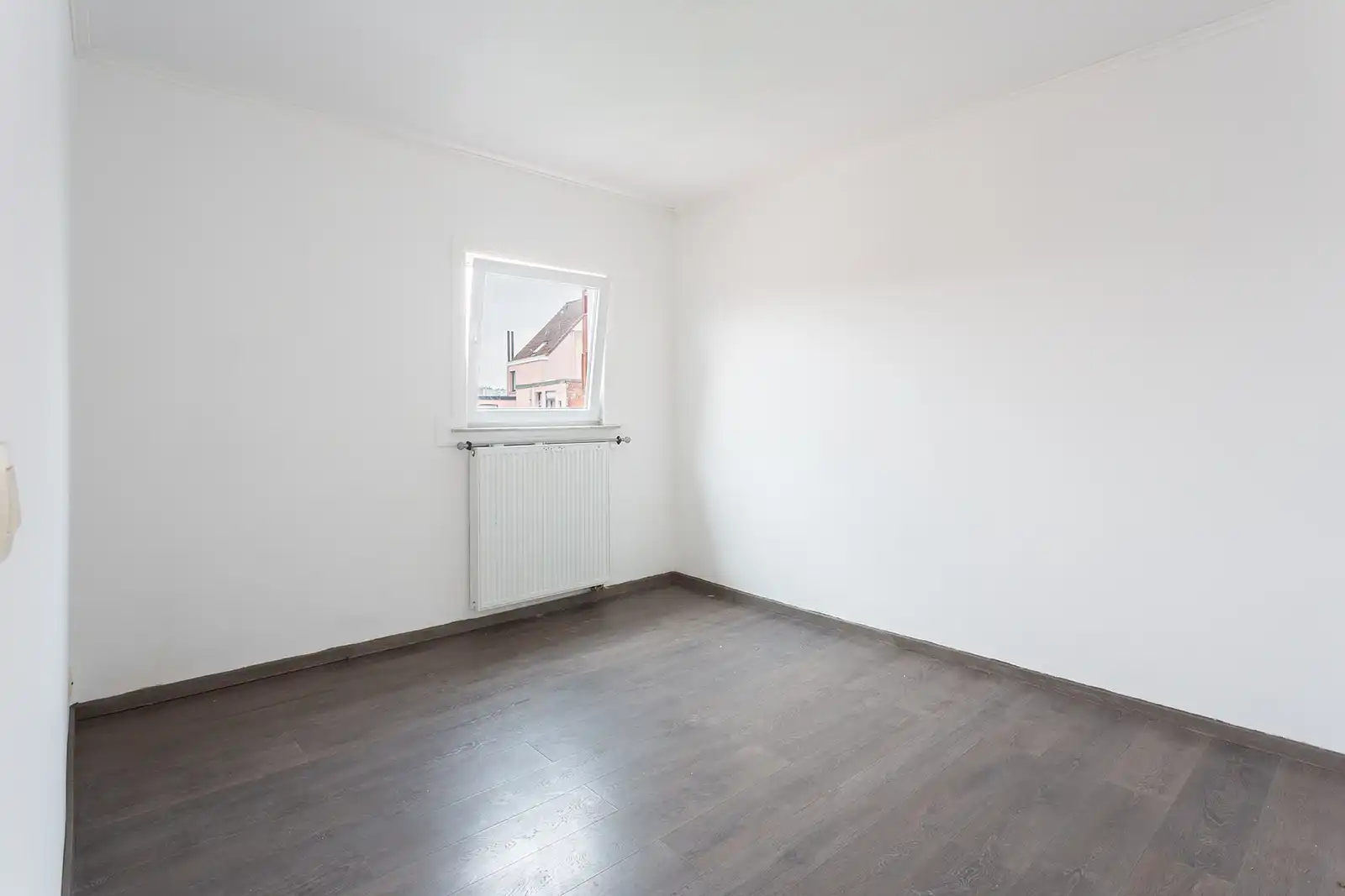 Te renoveren woning met 5 slpk, 2 badk en koer in Deurne-Zuid foto 23