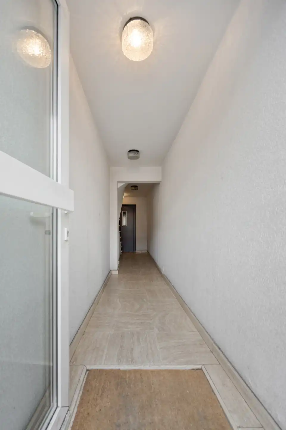 Opbrengsteigendom met 3 verhuurde appartementen nabij stad  foto 2