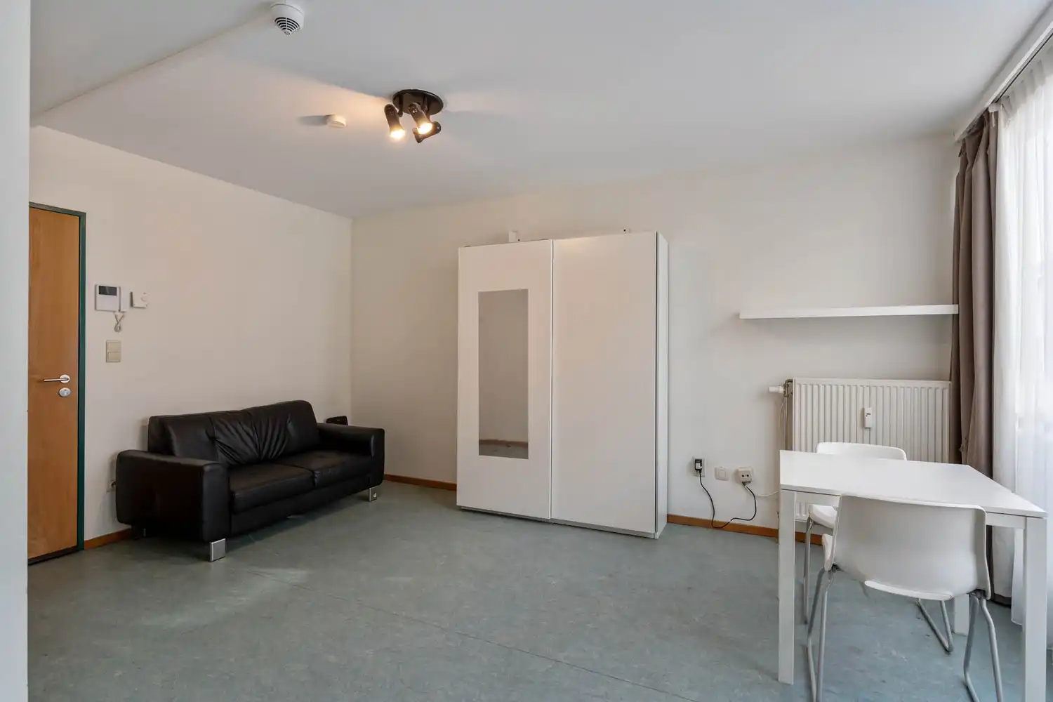 Lichtrijke en gemeubelde studio(22m²) nabij het station te centrum Leuven! foto 7