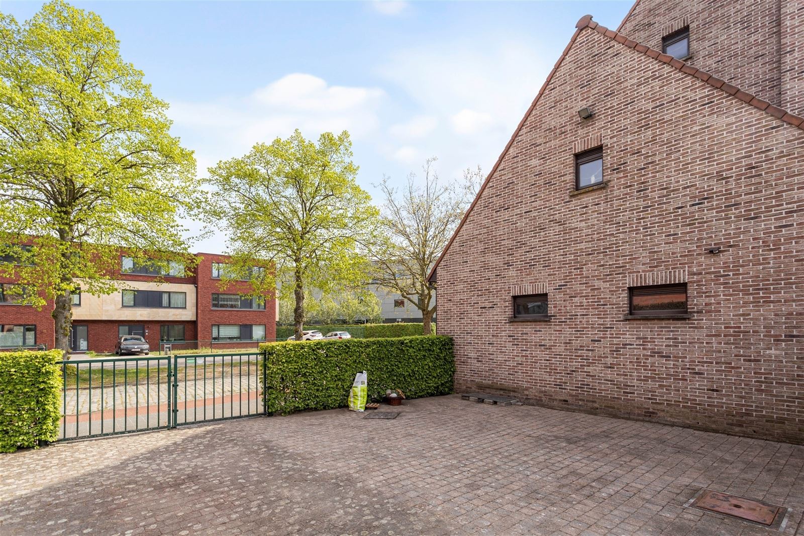 Verrassend ruime woning met tuin/garage/4 slpks foto 3