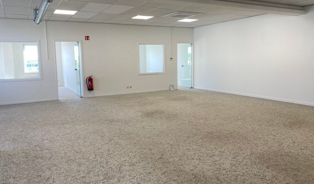 Ingedeeld kantoorverdiep te huur nabij N47 in Lokeren foto 8