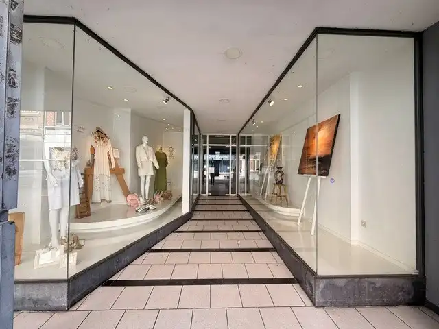 Handelspand te huur op toplocatie in het centrum van Maaseik. foto 4