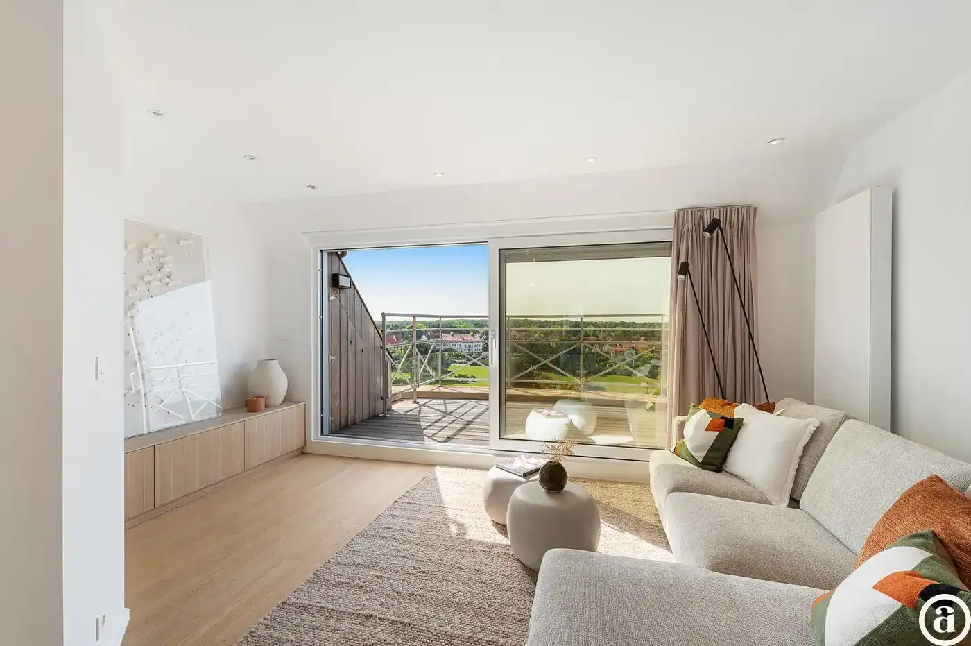 Zonnig gerenoveerd duplex penthouse appartement te Zoute.  foto 4