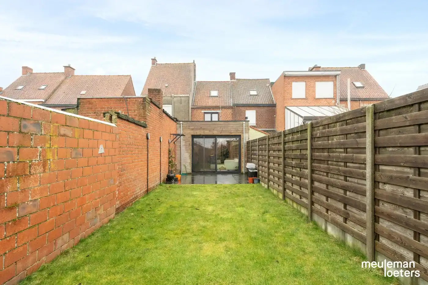 Volledig gerenoveerde woning met hedendaags comfort foto 2