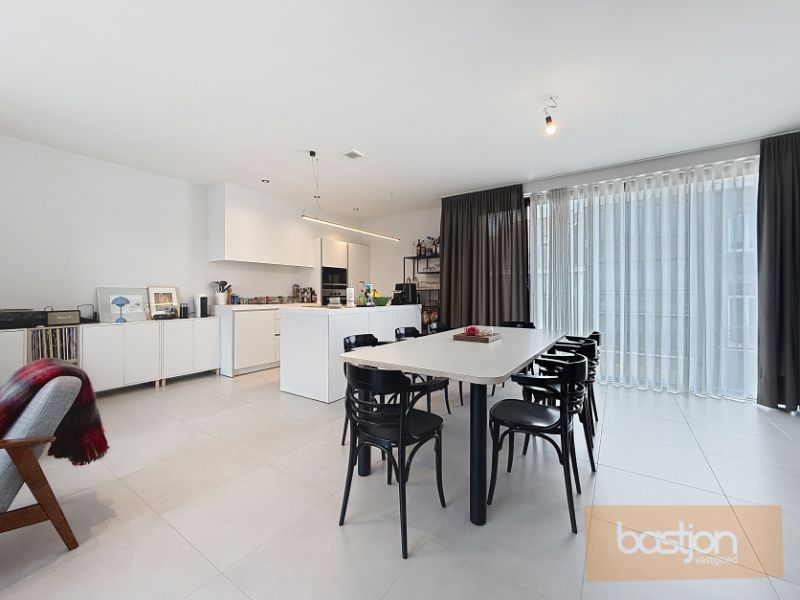 🏡 Uniek triplex appartement te huur in hartje Kortrijk! foto 7
