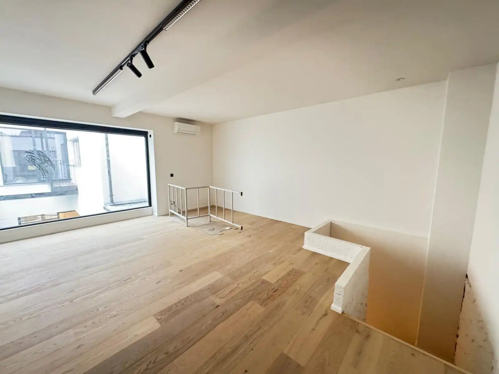 Kantoorruimte met patio op topligging foto 10