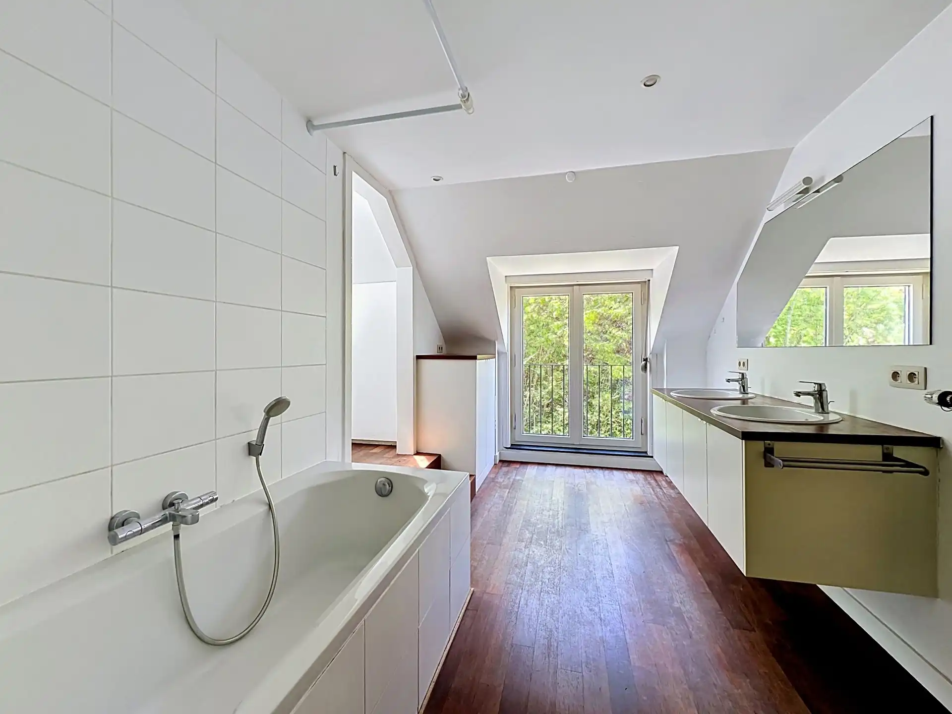 VILLA MET CHARME - DISCREET GELEGEN MET PRIVATIEVE WEG foto 19