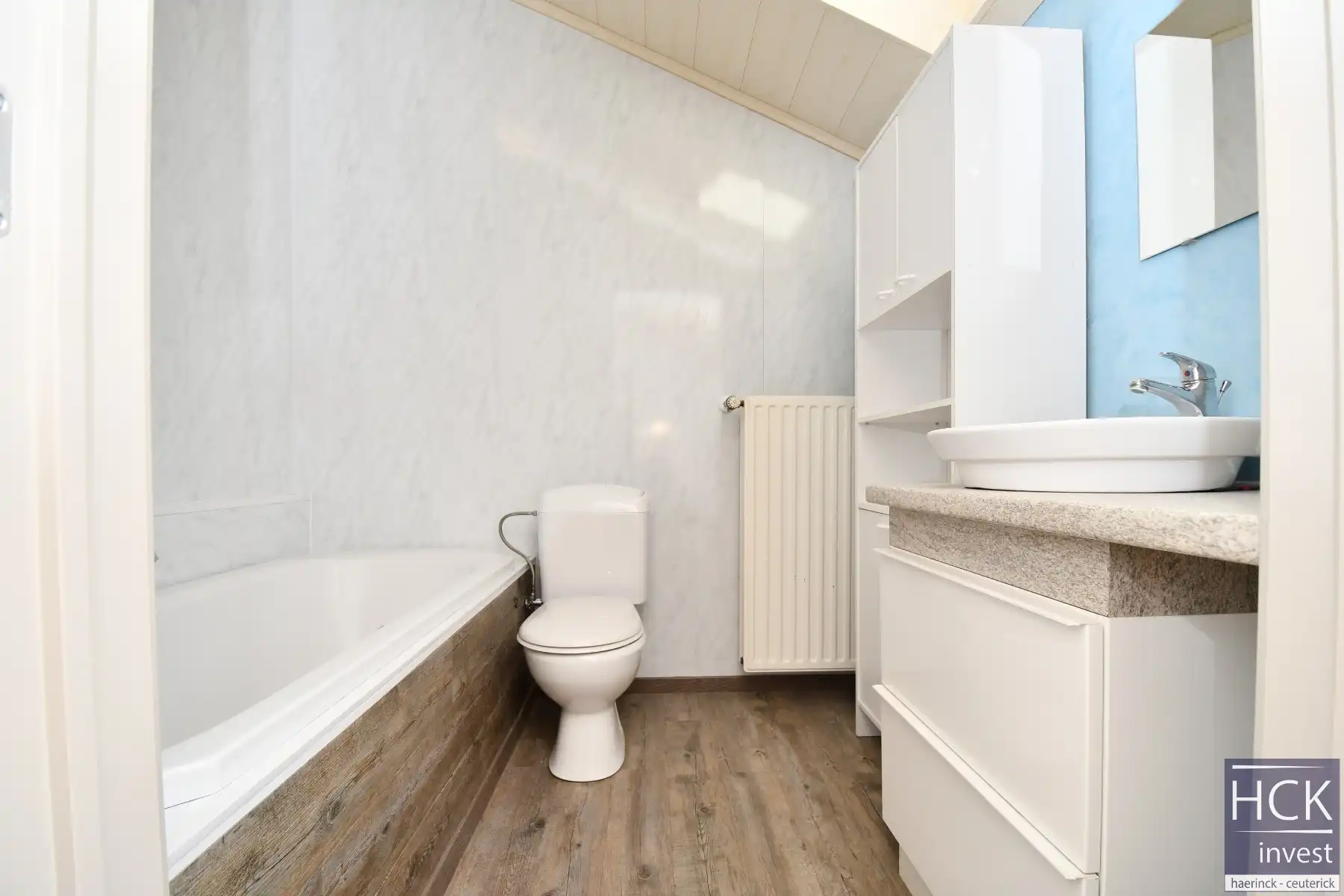 WAREGEM – Toffe gerenoveerde woning met tuin en garage vlakbij centrum foto 13