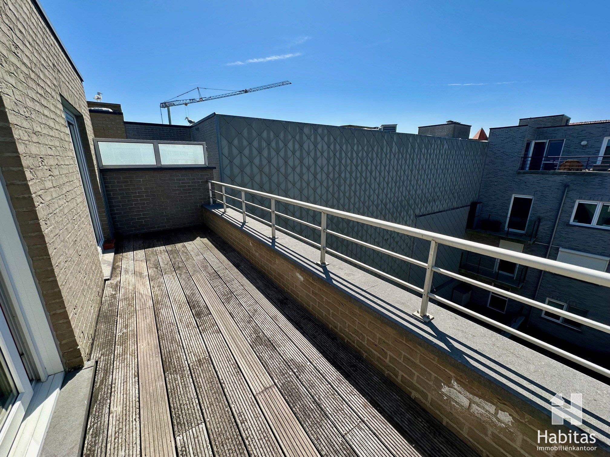 Gemeubeld penthouse met een absolute topligging foto 13
