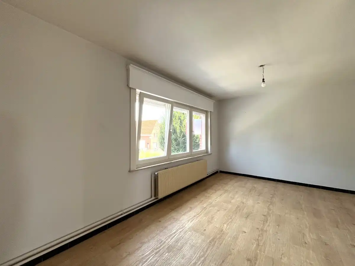 Moorslede – Halfopen gezinswoning met 4 slaapkamers en garage foto 10