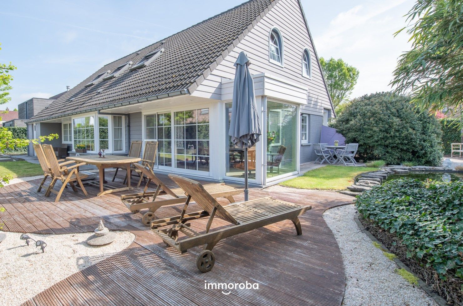Te koop in Zulte – Alleenstaande villa met karakter op toplocatie  foto {{pictureIndex}}