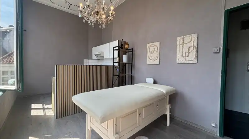 Overname instapklaar Beauty Salon - Hairstyling, Nagelstudio en Massage in Brugge foto 6