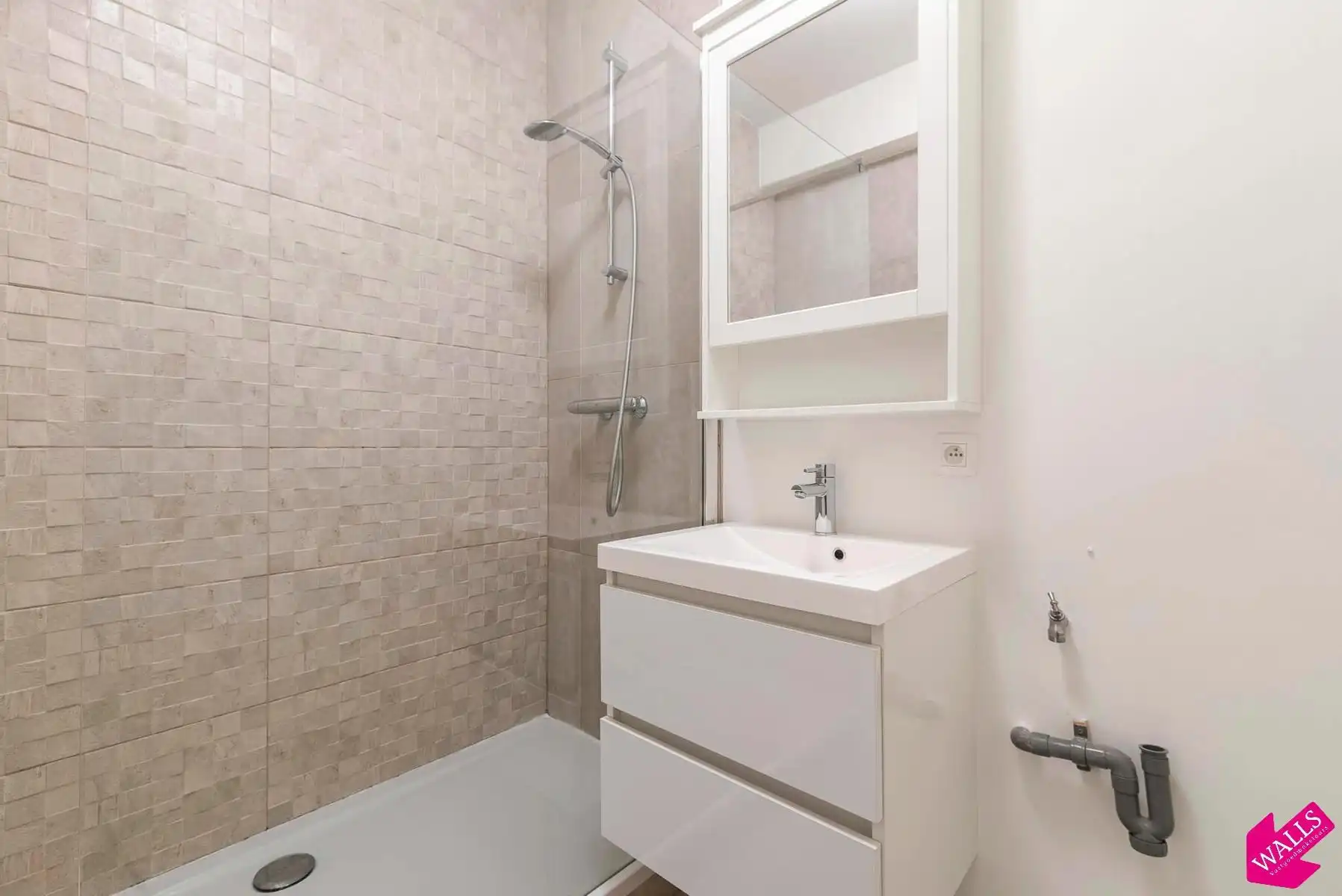 Prachtig gerenoveerd, ruim 1 slaapkamer appartement foto 8
