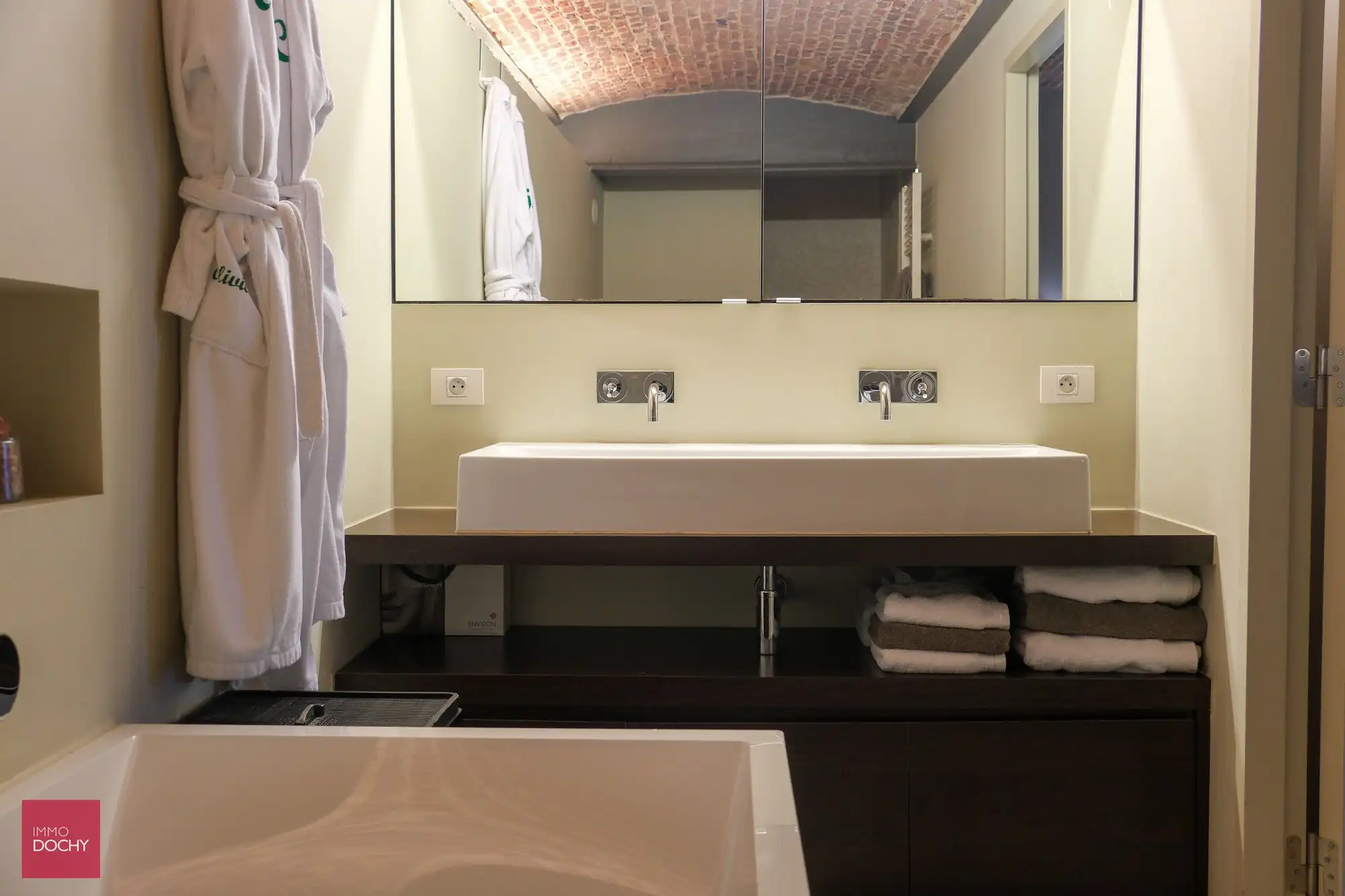 Sfeervolle ruime loft met frontaal zicht op het Kanaal - Spinnerijkaai foto 21