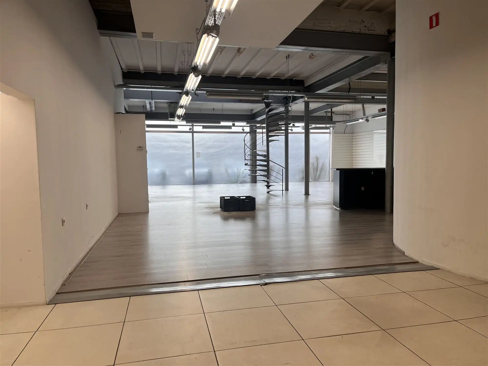 Commercieel pand met open structuur en diverse mogelijkheden foto 7