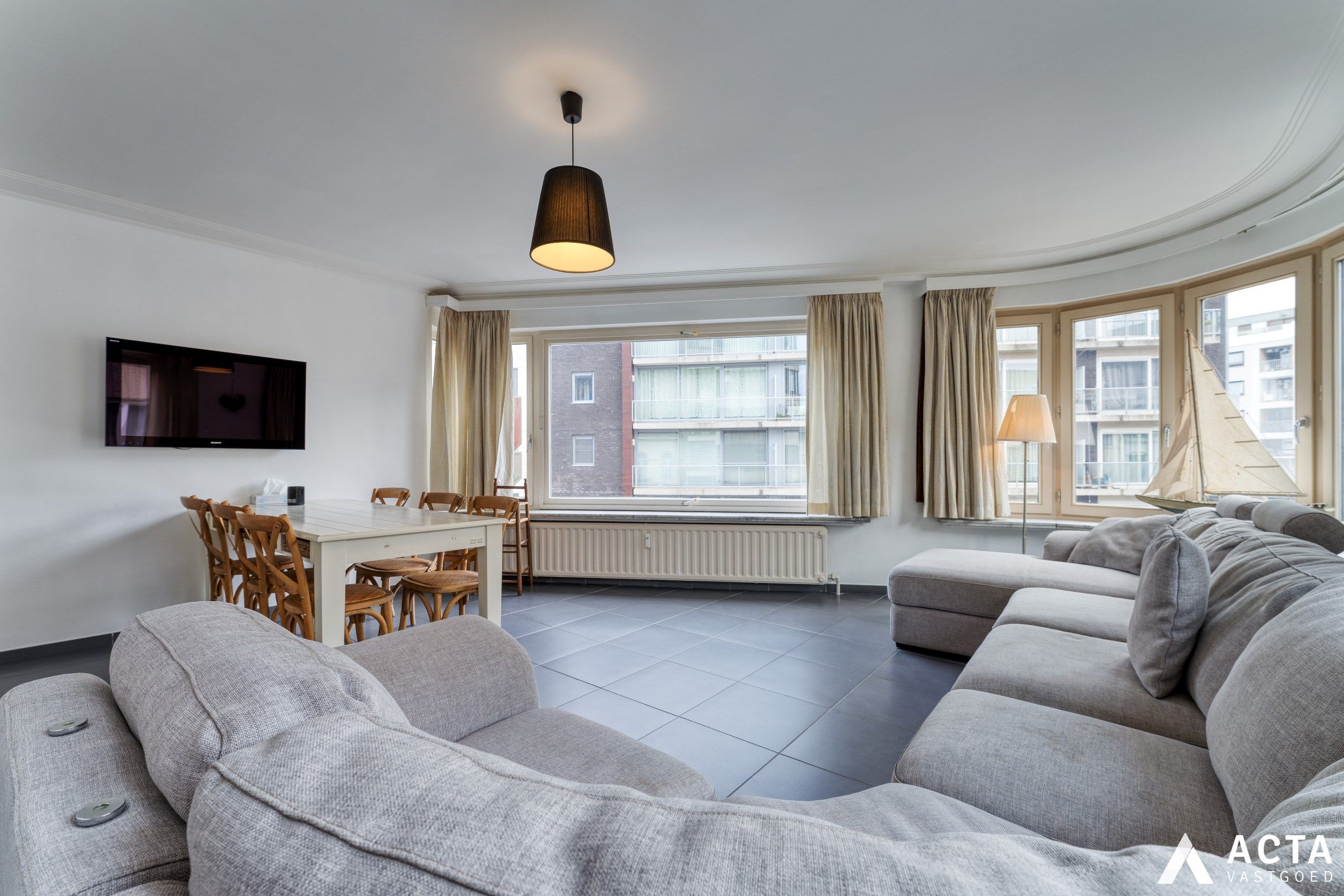 Gerenoveerd hoekappartement met twee slaapkamers nabij strand van Oostende foto 5