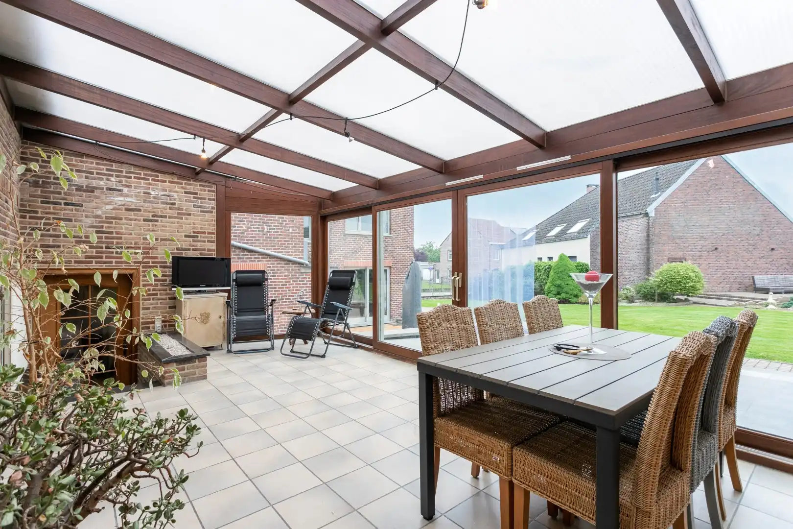Ruime woning met naastgelegen bouwgrond en loods foto 13