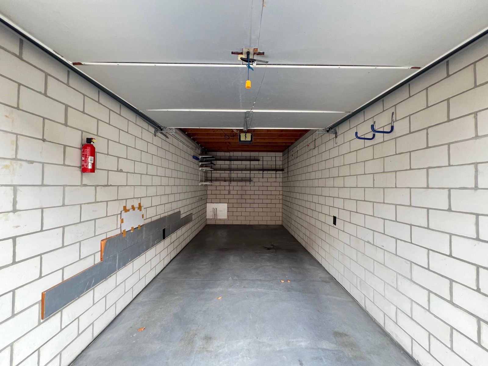 Ruim appartement met 2 slaapkamers, terras en garage foto 23