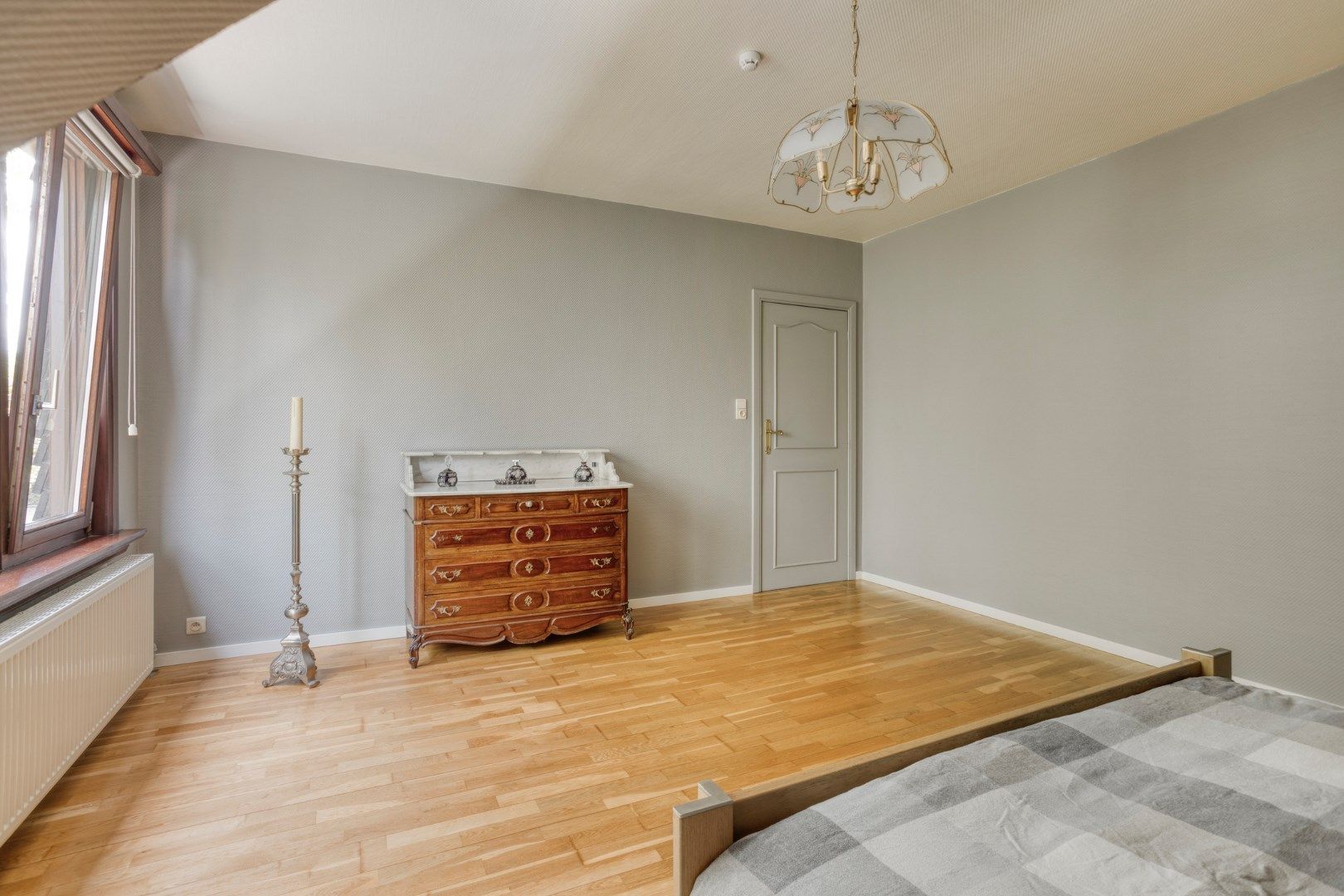 Charmante woning van 256 m2 met 4 slaapkamers te Wommelgem!  foto 16