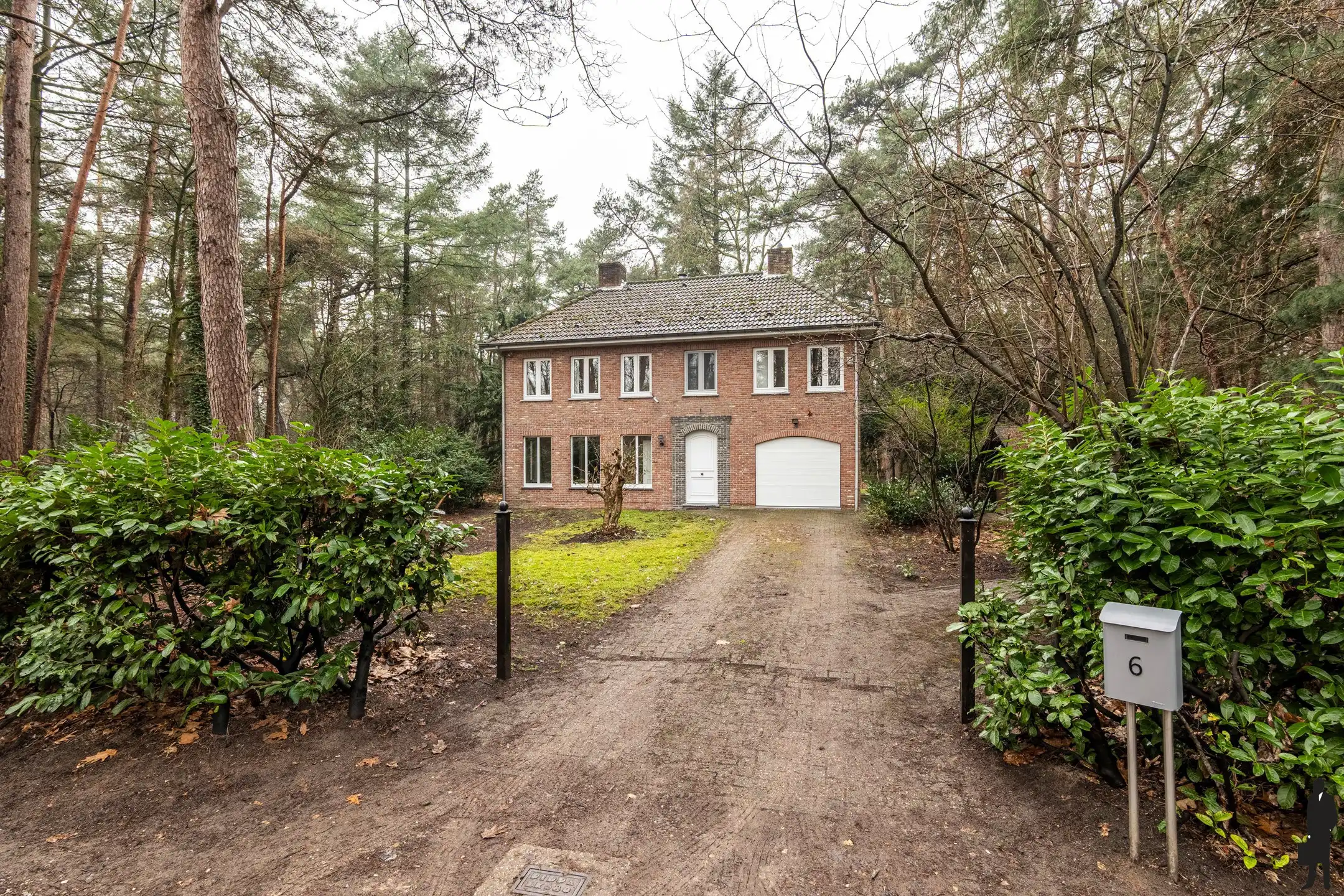 Gerenoveerde gezinswoning met 4 slaapkamers in Vosselaar foto {{pictureIndex}}