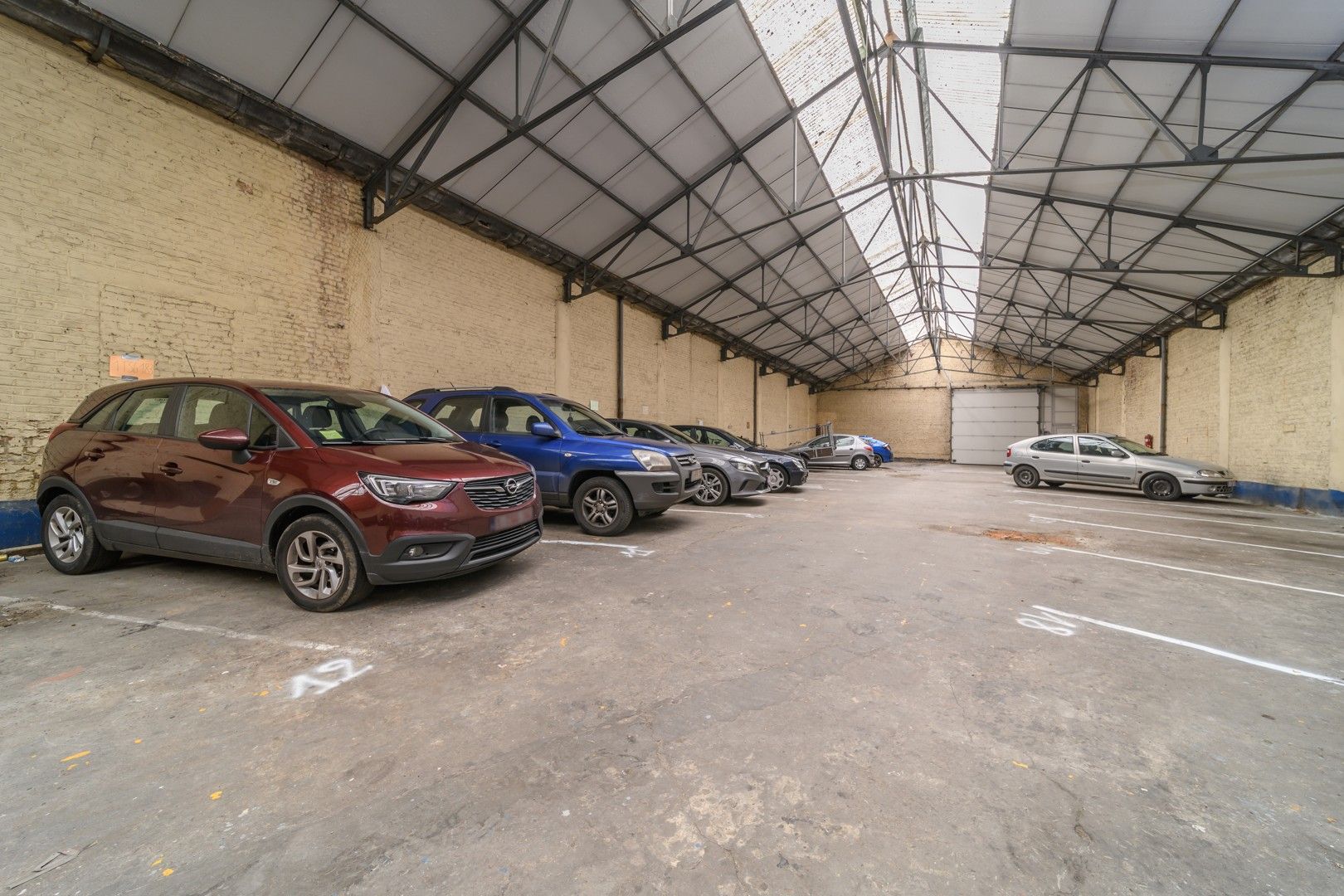 Zeer ruim magazijn op toplocatie te Aalst foto 4