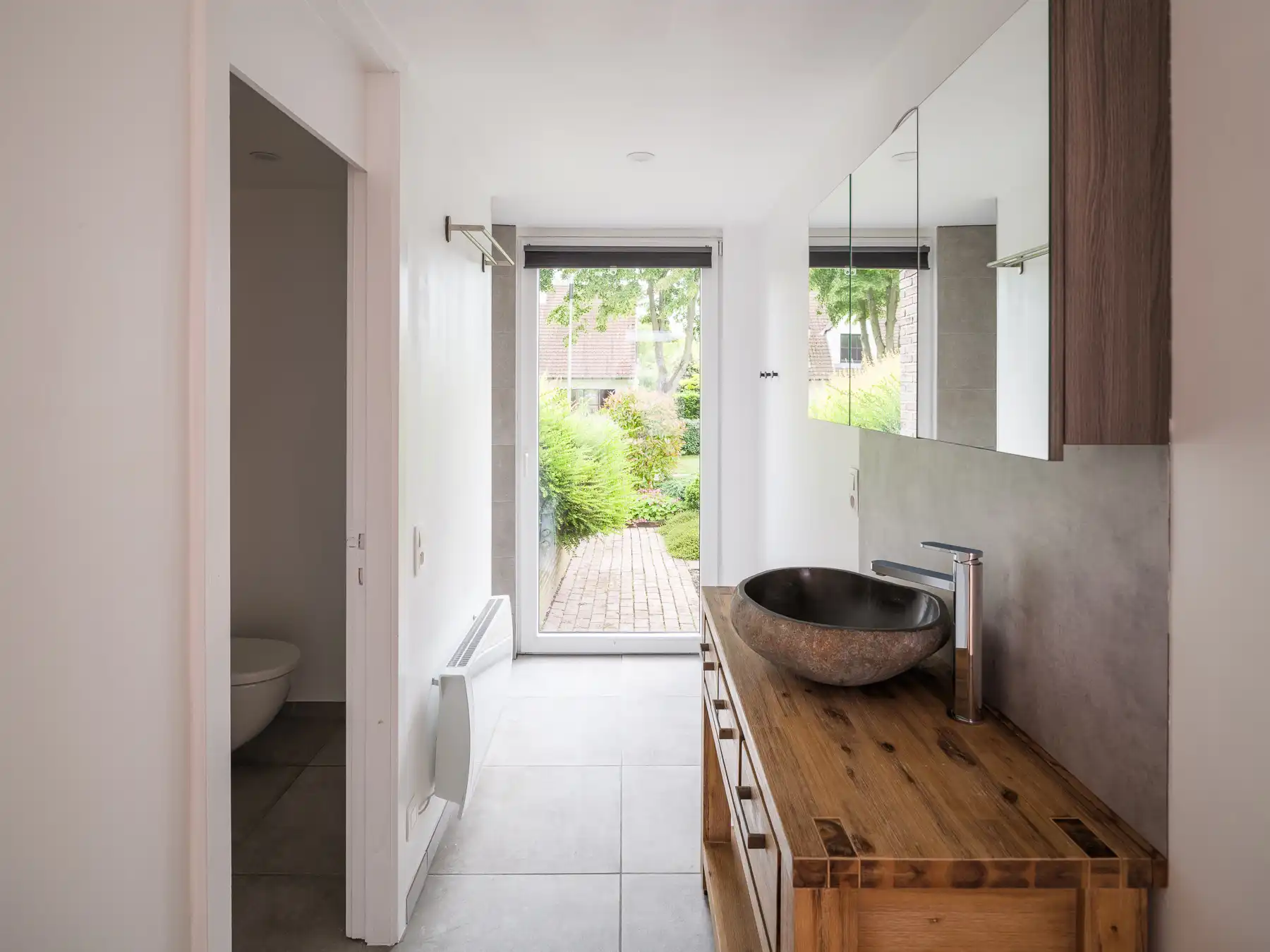Architecturale woning in een rustige residentiële buurt  foto 12