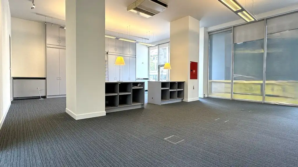 Commercieel gelijkvloers kantoor te koop nabij Singel te Berchem foto 3