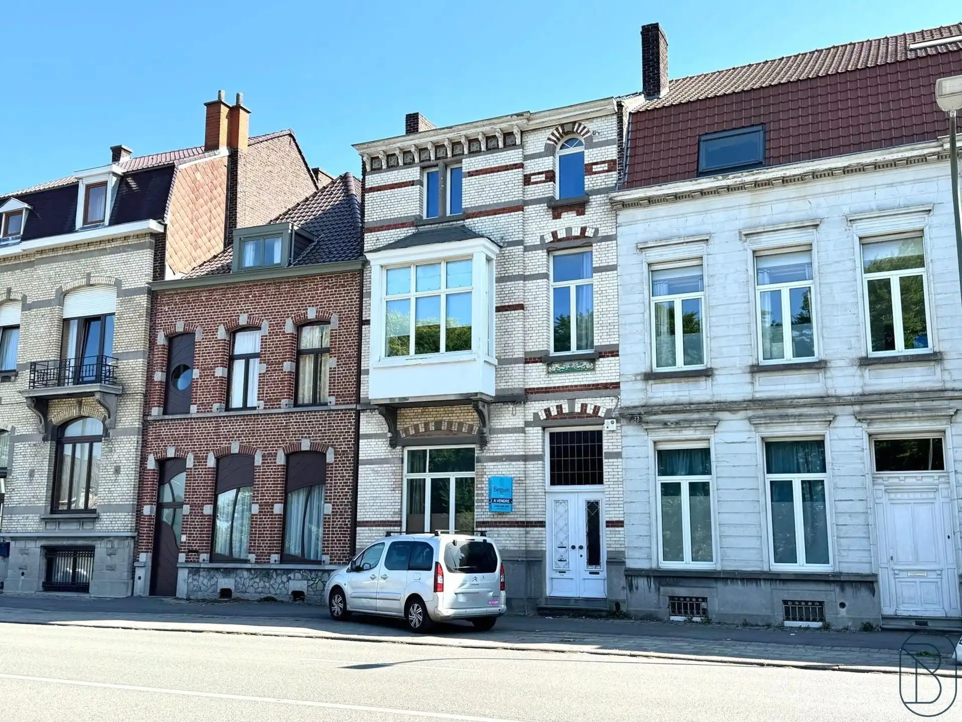 Prachtig herenhuis, ideaal gelegen aan de boulevards van Doornik. foto 19