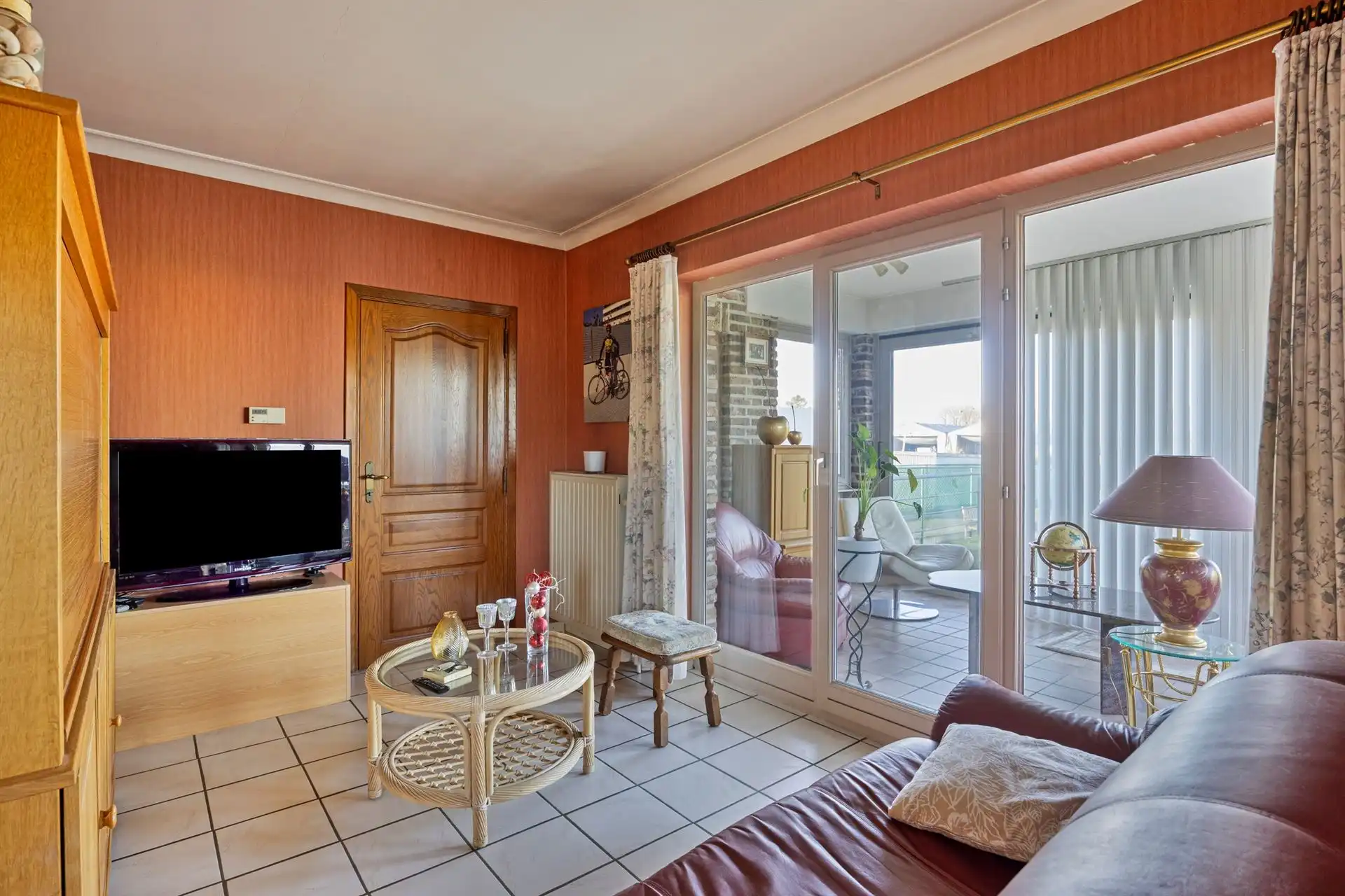 Commercieel bedrijfspand met woonst langs de Rijksweg in Maasmechelen, met hoge visibiliteit, parkeermogelijkheden en veelzijdig commercieel potentieel! foto 14