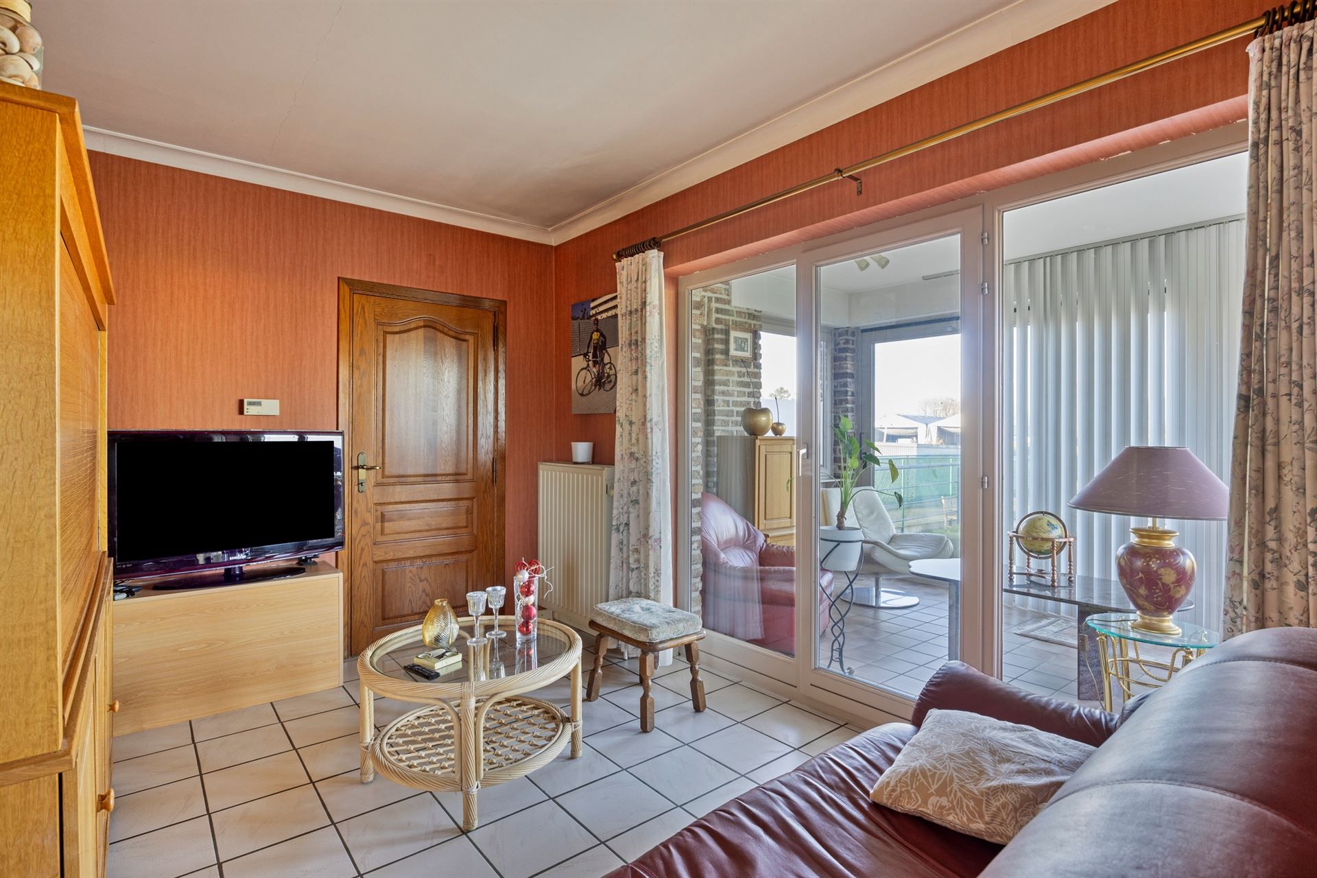 Commercieel bedrijfspand met woonst langs de Rijksweg in Maasmechelen, met hoge visibiliteit, parkeermogelijkheden en veelzijdig commercieel potentieel! foto 14