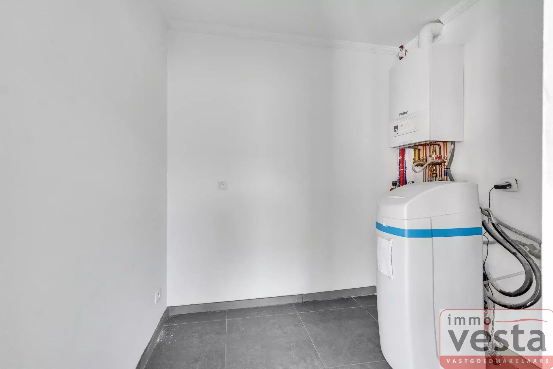 Gerenoveerde woning aan de stadsrand foto 9