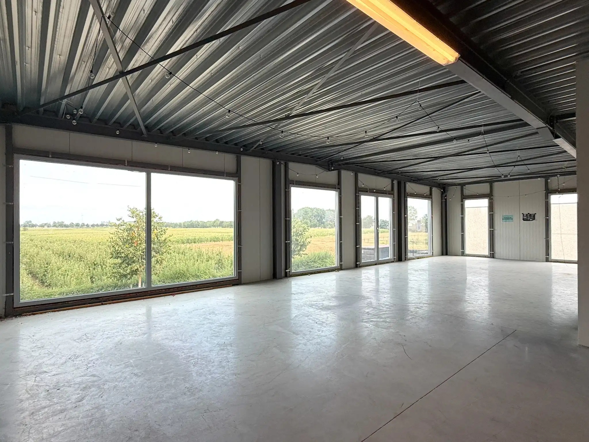 Veelzijdig bedrijfsgebouw met tal van mogelijkheden op een strategische locatie foto 22