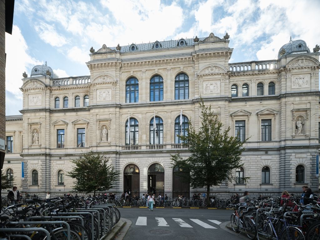 Karaktervol appartement met stadskoer op een toplocatie foto 9