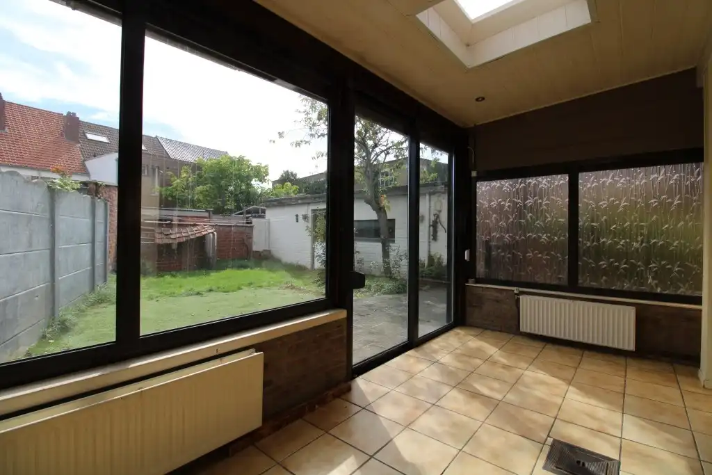 Zeer mooie halfopen woning met garage op gunstige ligging foto 16