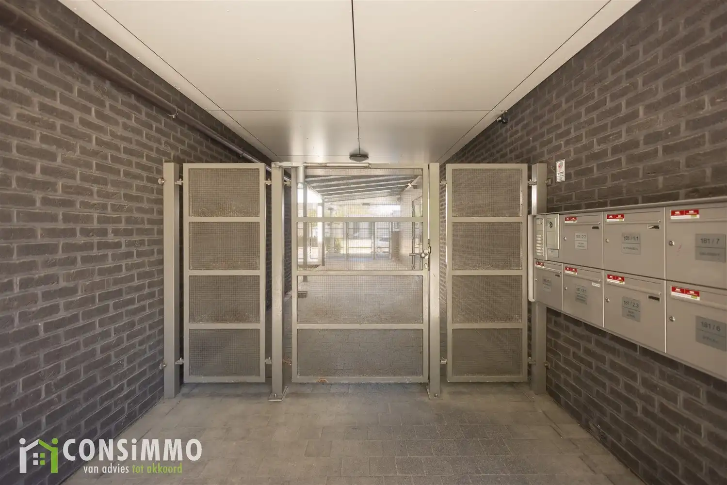 Ruim appartement met 3 slaapkamers en groot terras in Houthalen-Oost foto 3