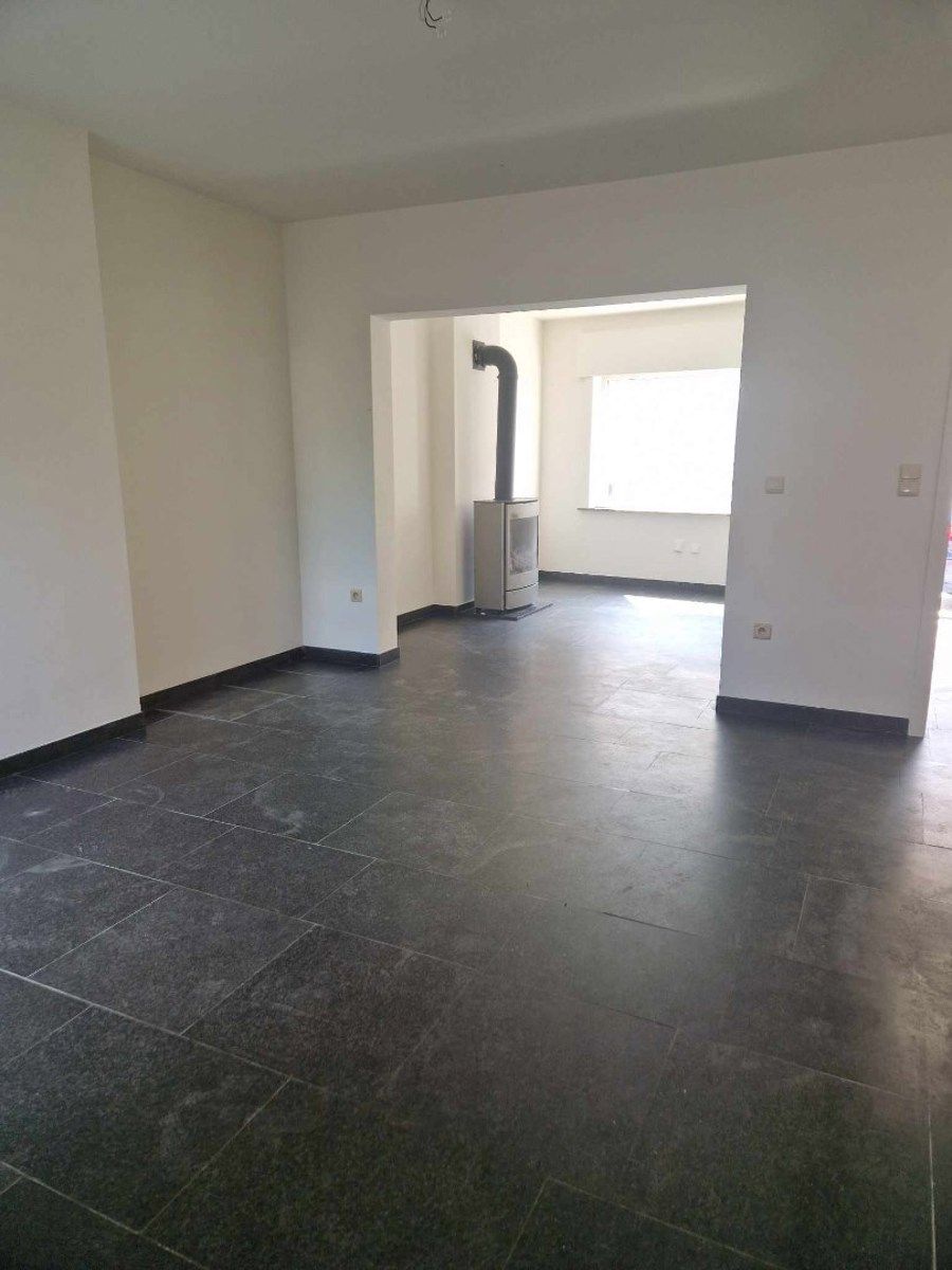 Rijwoning met twee slaapkamers in Lede foto 2