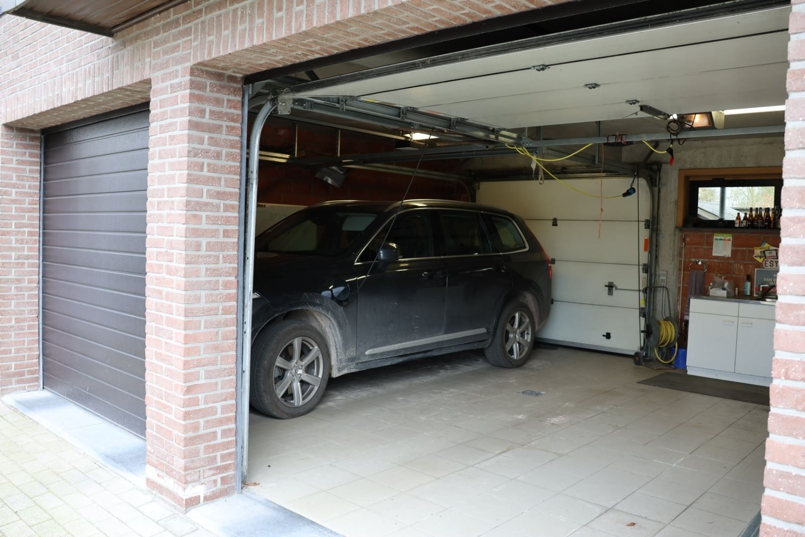 Uniek kantoorgebouw met duplex appartement te koop foto 10
