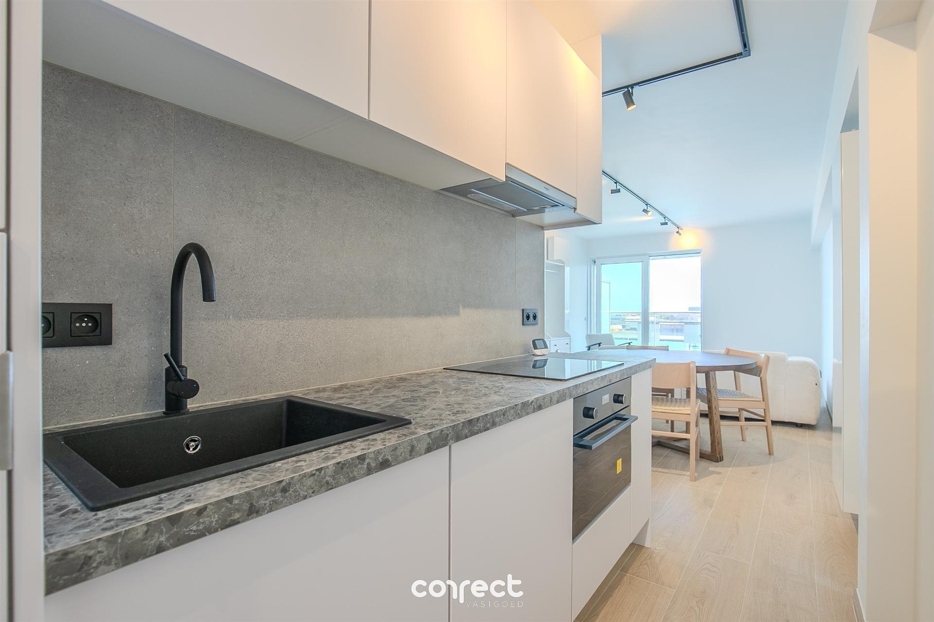 Kwalitatief gerenoveerd appartement op het bovenste verdiep. foto 5