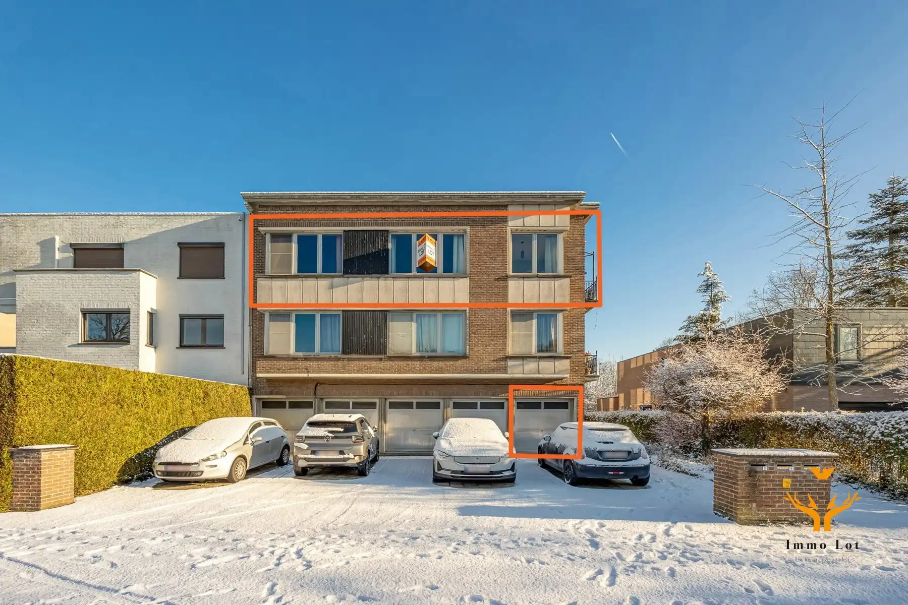 Instapklaar appartement in rustige wijk in Sint-Amandsberg foto {{pictureIndex}}