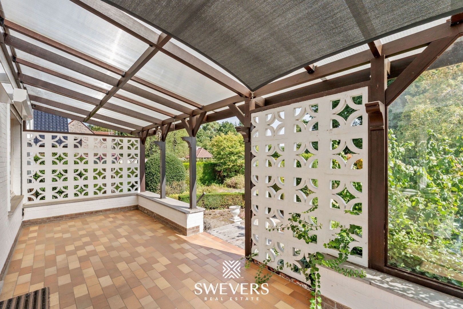 Ruime gezinswoning met 5 SLPK en veel potentieel in groene omgeving foto 25