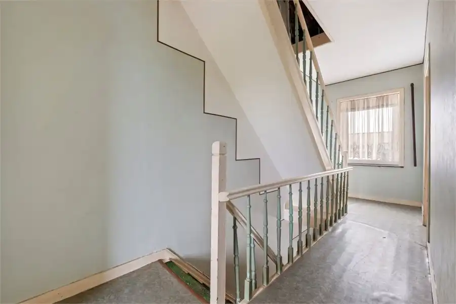 TE RENOVEREN GEZINSWONING MET LOODS IN HET LANDELIJKE GINGELOM foto 20