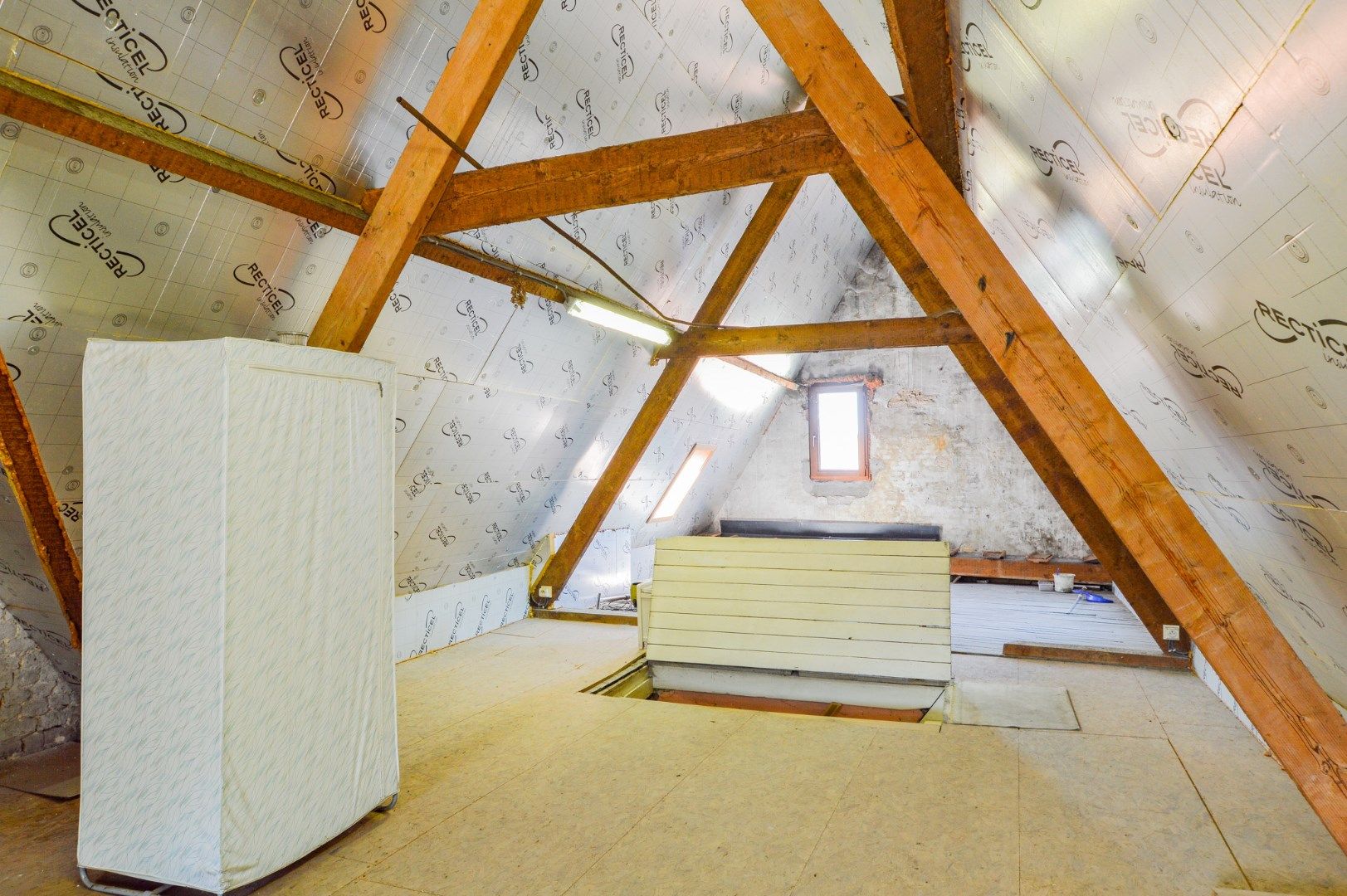 Ruime rijwoning op toplocatie in de Brugse binnenstad foto 15