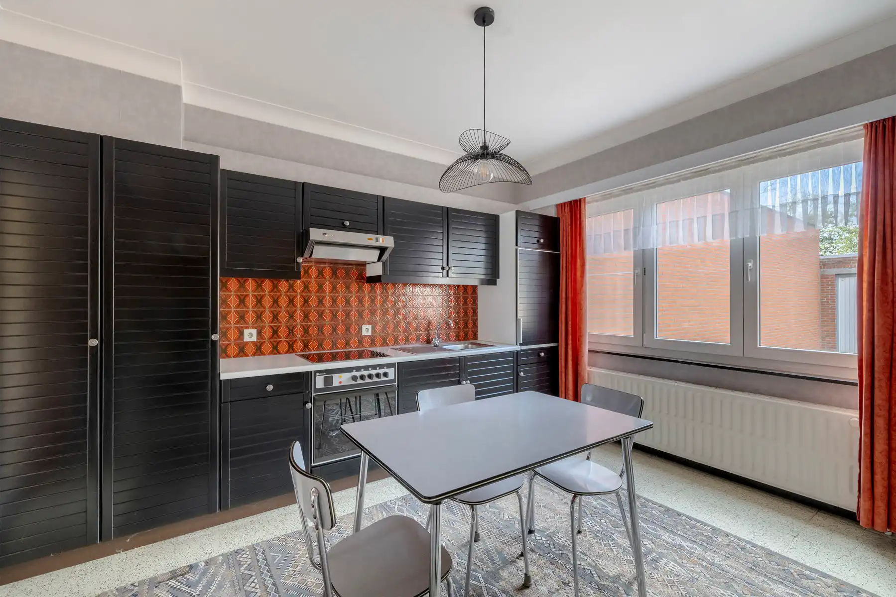 Renovatieproject met 3 slaapkamers, garage en tuin 800 m² foto 16