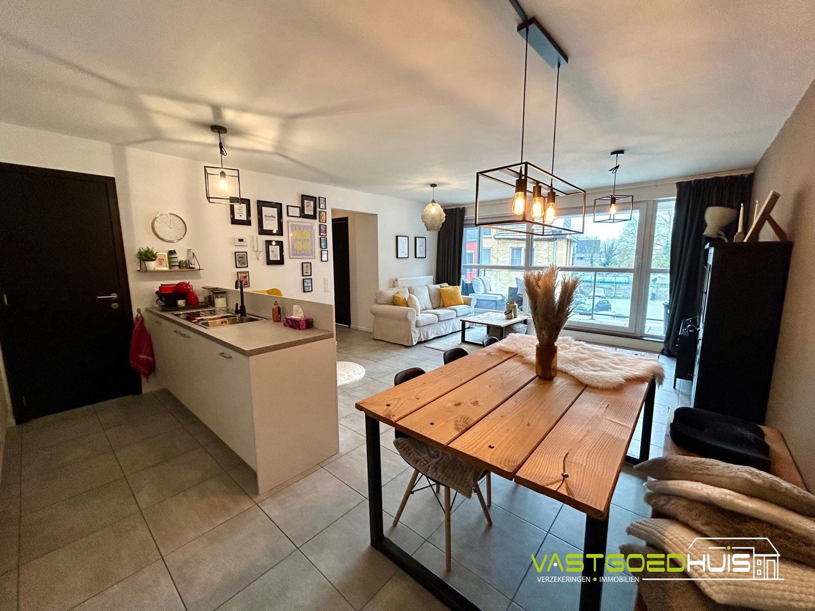 Modern appartement met 2 slaapkamers en terras foto 18