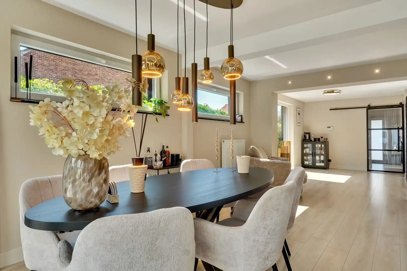 INSTAPKLARE GEZINSWONING MET ZWEMBAD, SAUNA EN RUIME TUIN OP TOPLOCATIE IN LANAKEN foto 10