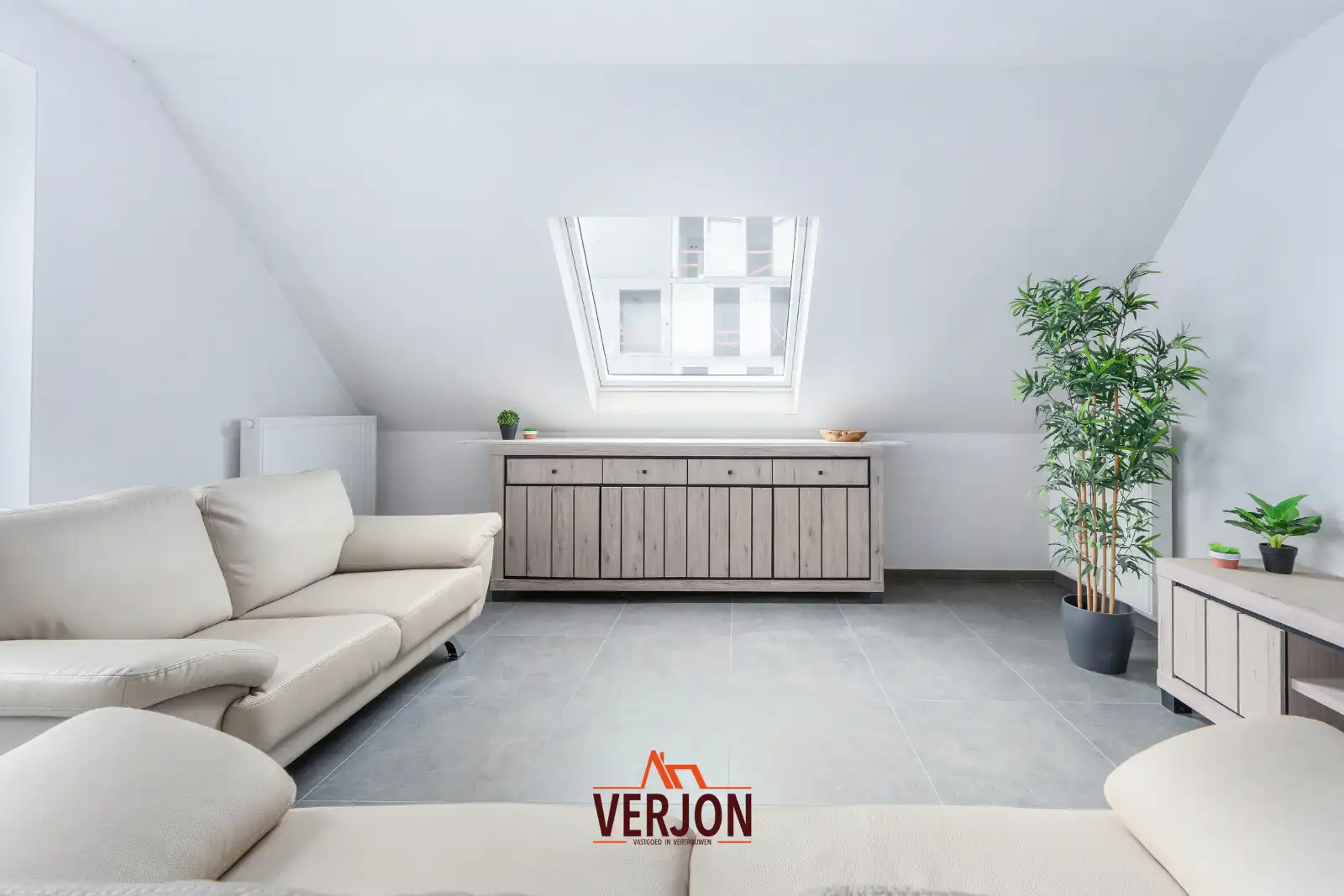 Ruim en lichtrijk penthouse nabij centrum Roeselare foto 2