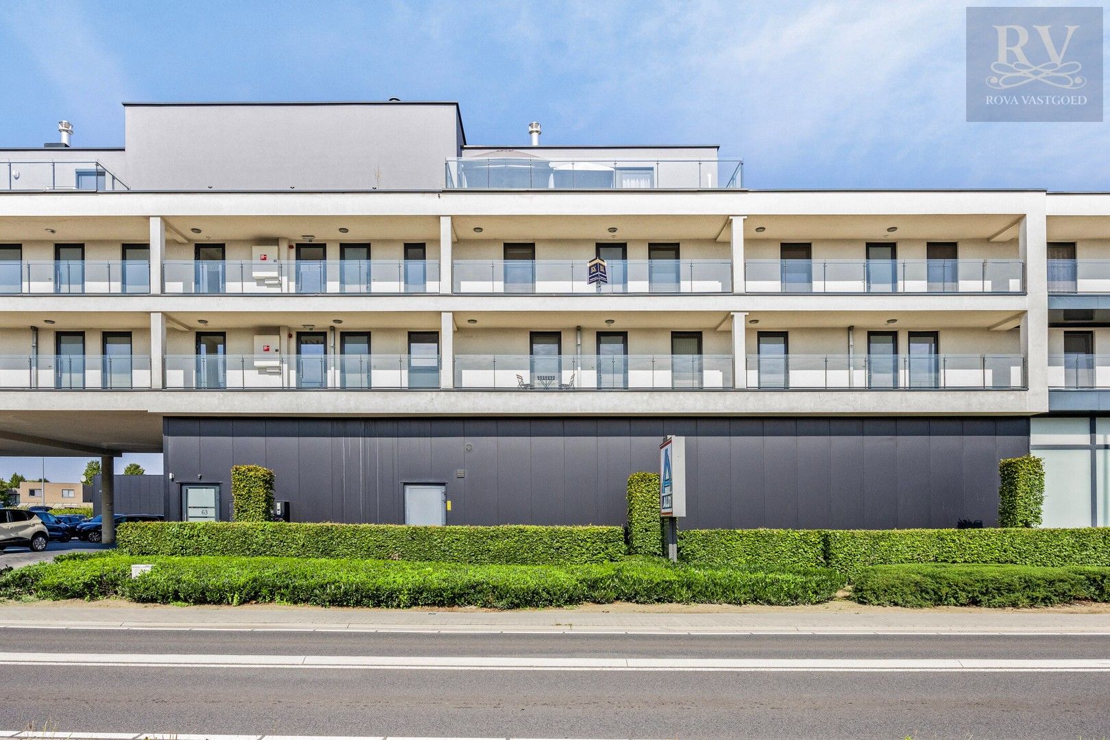 LICHTRIJK APPARTEMENT VAN 90,5M²  MET 2 SLPK'S MET TERRAS NABIJ CENTRUM BILZEN foto 21